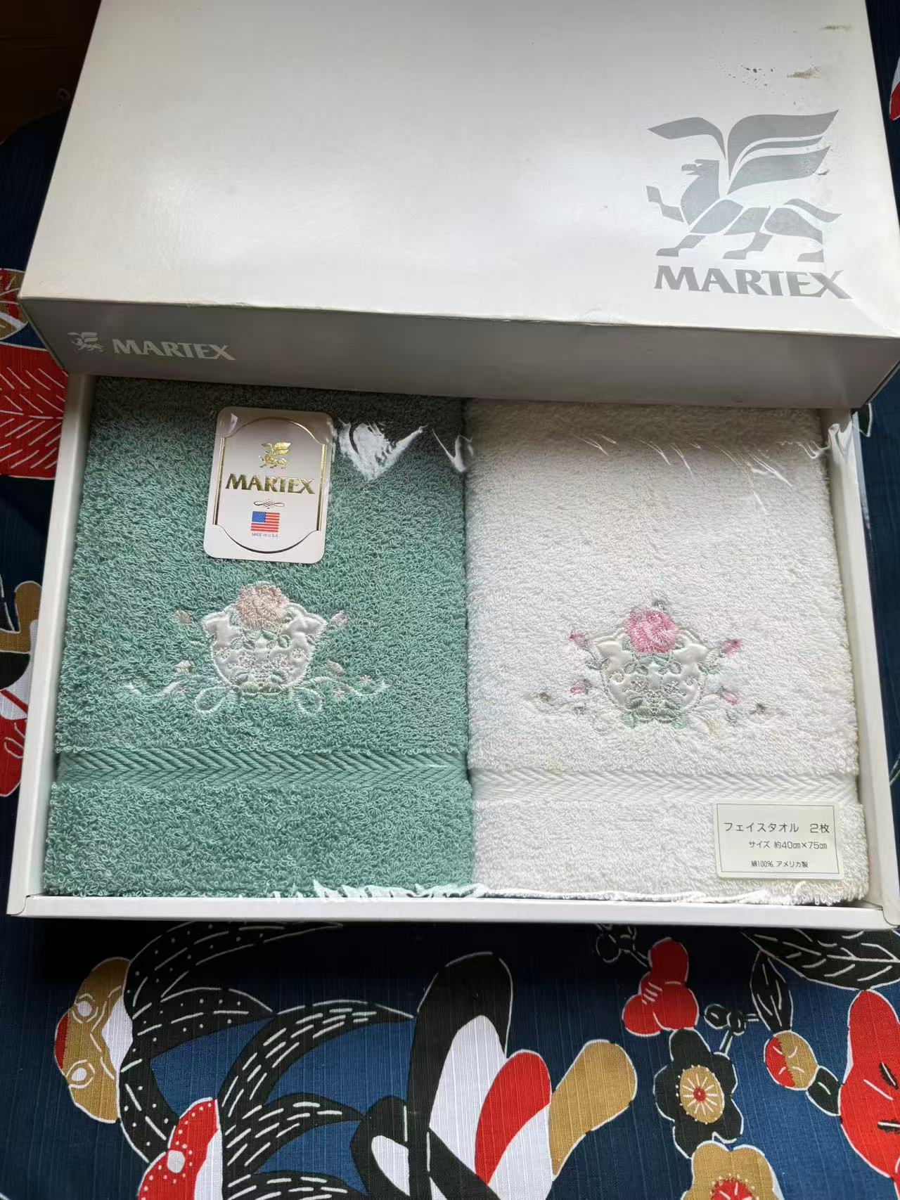 花柄フェイス タオル二枚　現品のみ