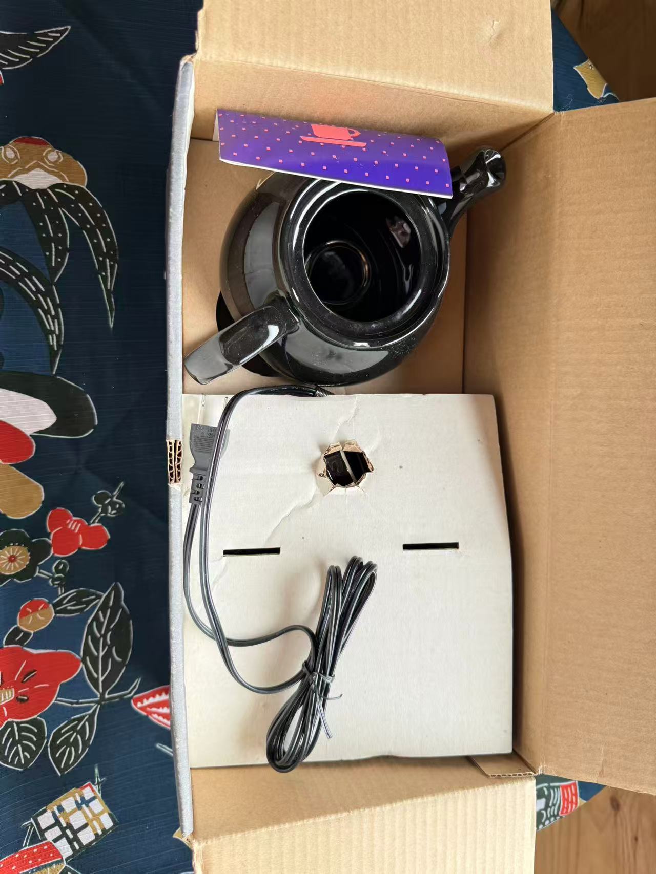 品牌：ノーブランド品 レトロ 電気ポット カップセット　現品のみ